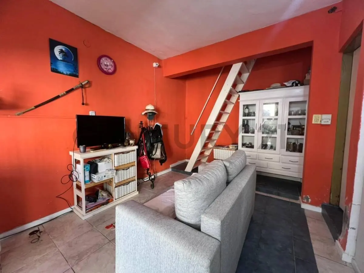 Venta de departamento Ph al fondo en Tigre centro con 3 dormitorios - A RECICLAR 2