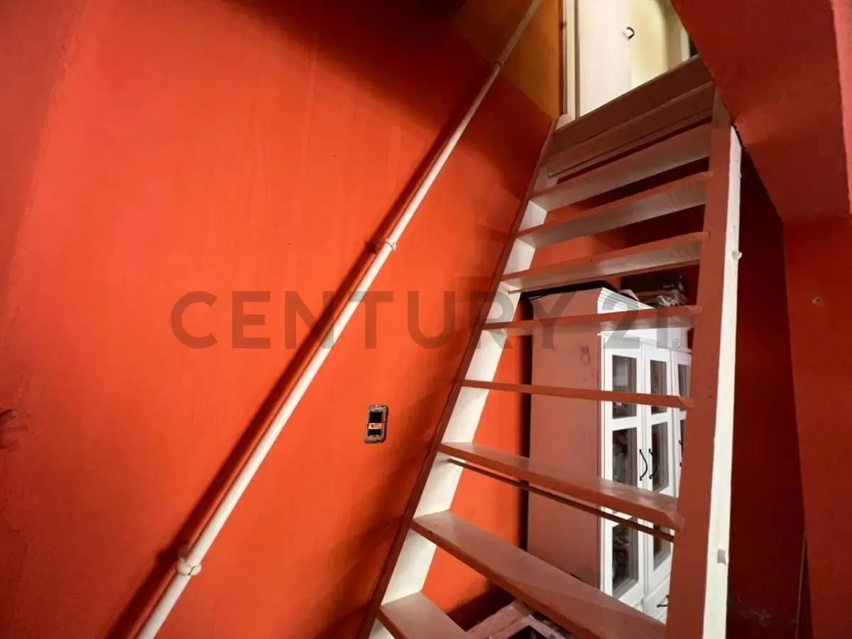 Venta de departamento Ph al fondo en Tigre centro con 3 dormitorios - A RECICLAR 8
