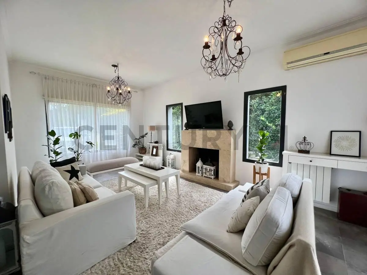 ALQUILER de casa en el Barrio privado El Aromo Loma verde Escobar 6 AMBIENTES 4 DORMITORIOS 2