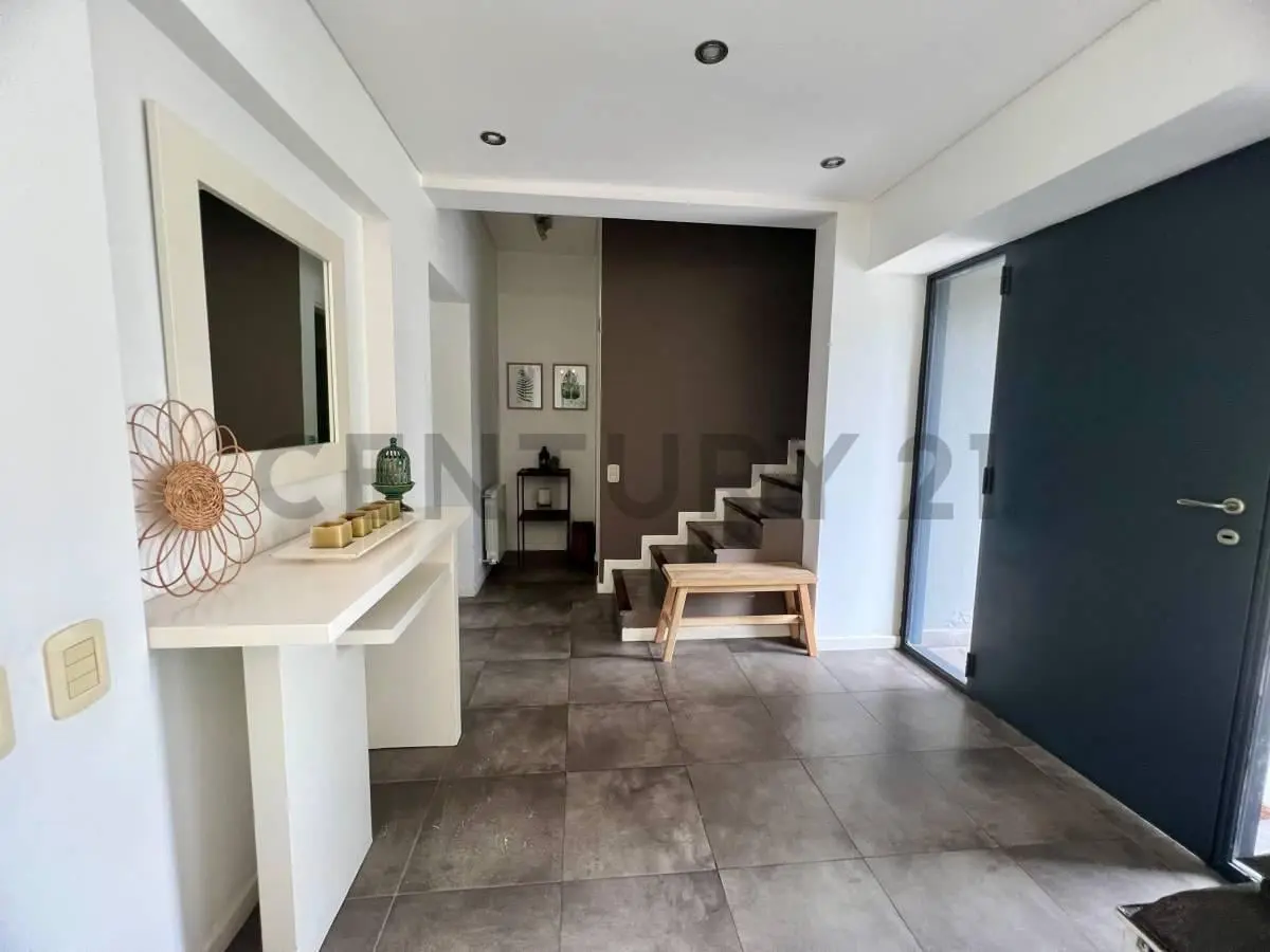 ALQUILER de casa en el Barrio privado El Aromo Loma verde Escobar 6 AMBIENTES 4 DORMITORIOS 5