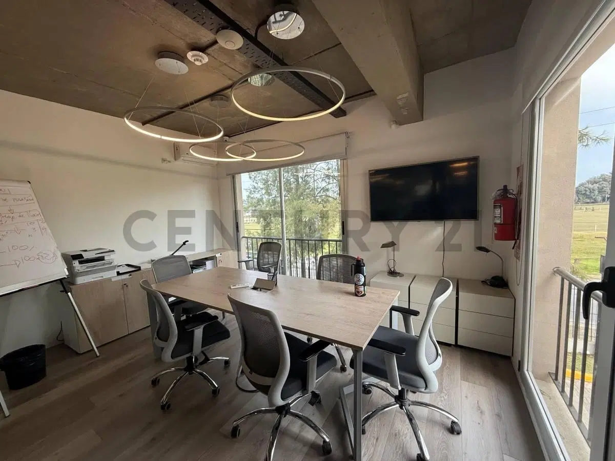 Importante oficina a la venta en Pueblo Caamaño. Con renta garantizada por 3 años. Ideal inversor 4