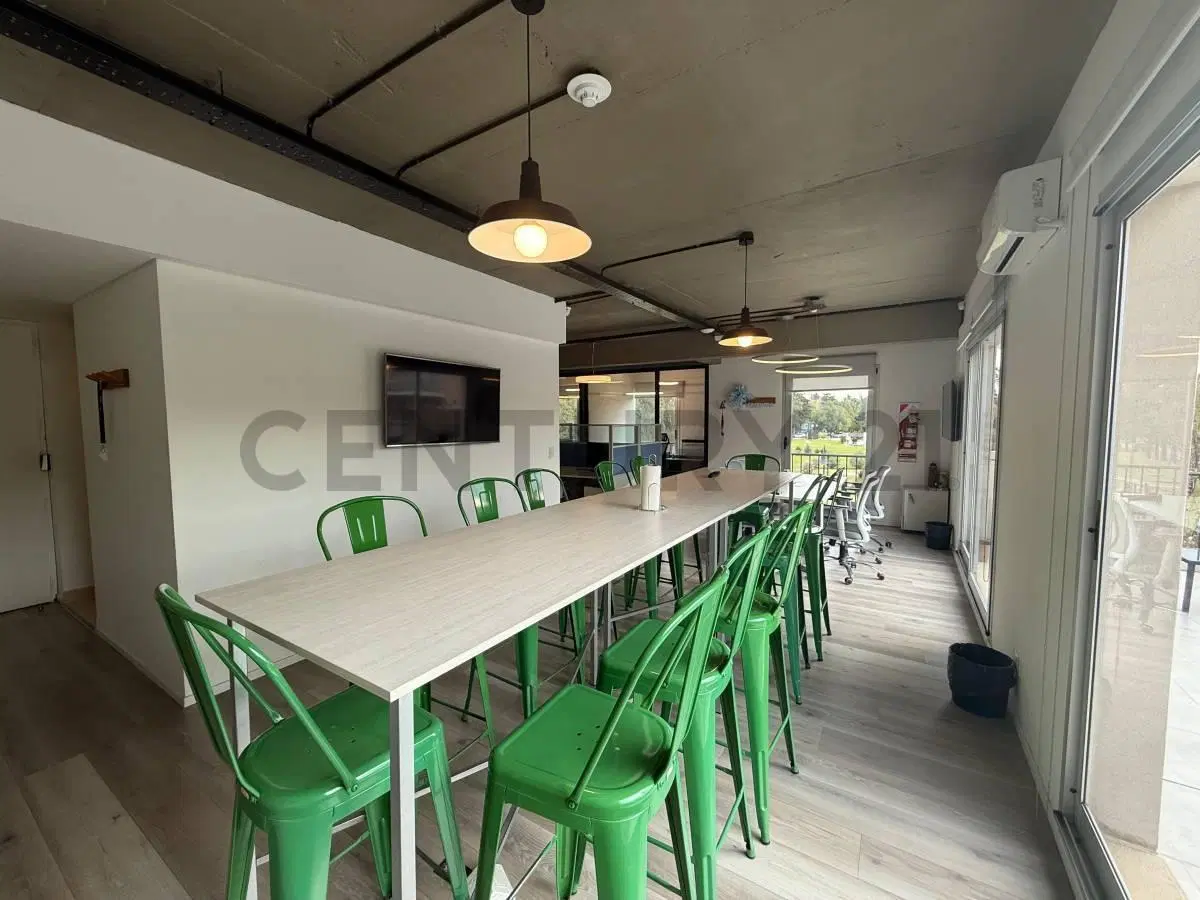 Importante oficina a la venta en Pueblo Caamaño. Con renta garantizada por 3 años. Ideal inversor 3