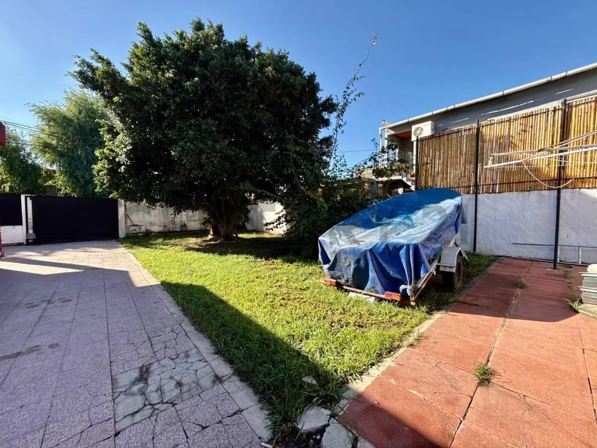 Casa con Gran Patio, Pileta y Cochera Múltiple sobre 243 m² – Zona Estratégica Tigre 5