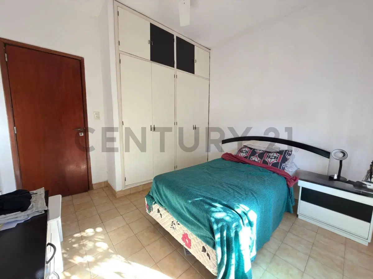 Casa con Gran Patio, Pileta y Cochera Múltiple sobre 243 m² – Zona Estratégica Tigre 2