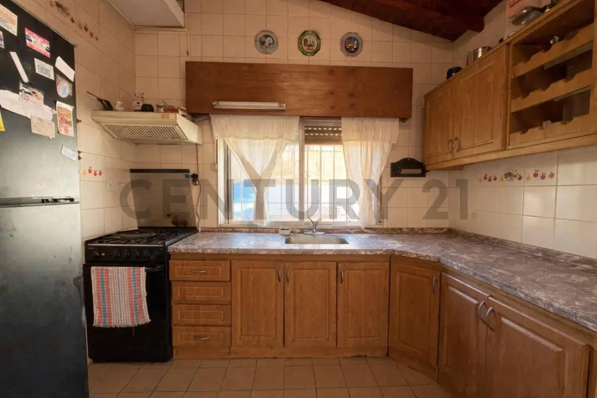 Casa con Gran Patio, Pileta y Cochera Múltiple sobre 243 m² – Zona Estratégica Tigre 3