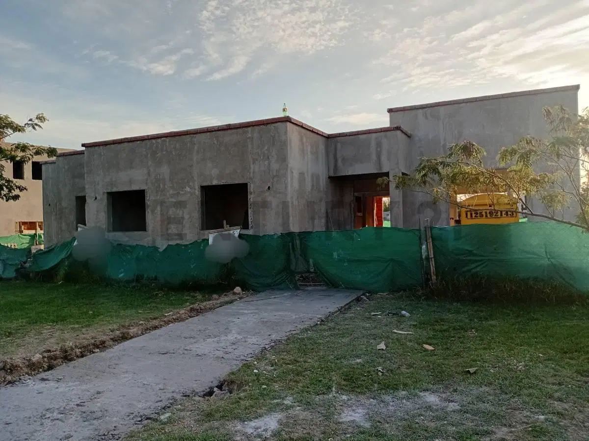 Casa en venta de 5 ambientes a la laguna en una planta en Barrio San Matias puertos canton Escobar F 3