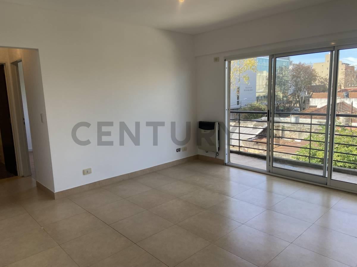 Foto de Departamento 2 Ambientes Luminoso con Cochera cubierta – piso 2 en San, imagen 3