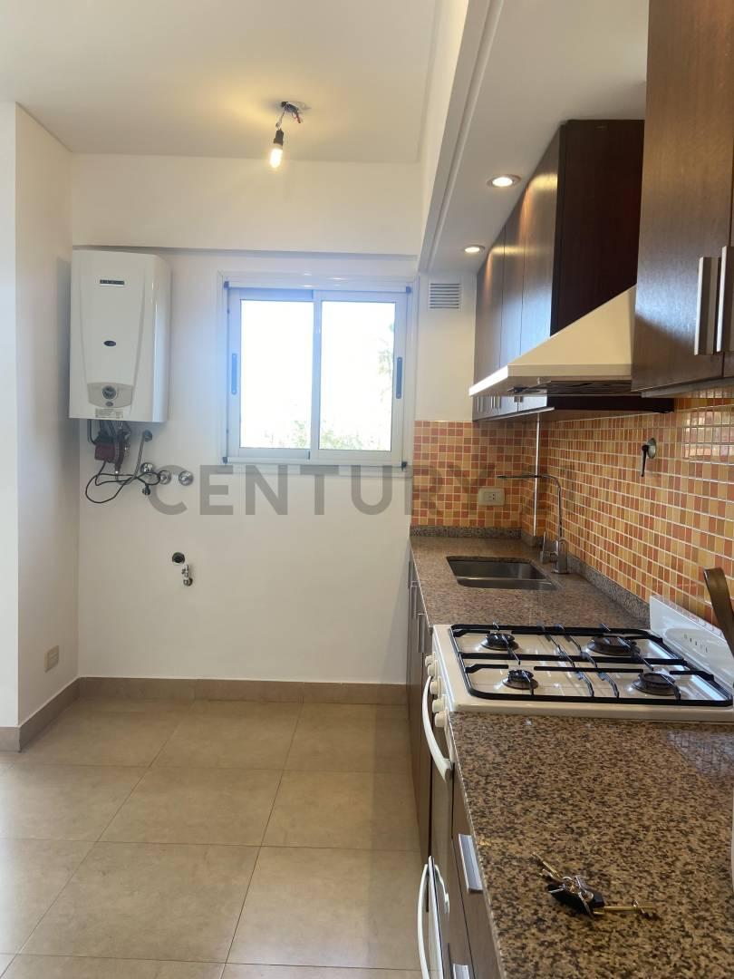 Foto de Departamento 2 Ambientes Luminoso con Cochera cubierta – piso 2 en San, imagen 4