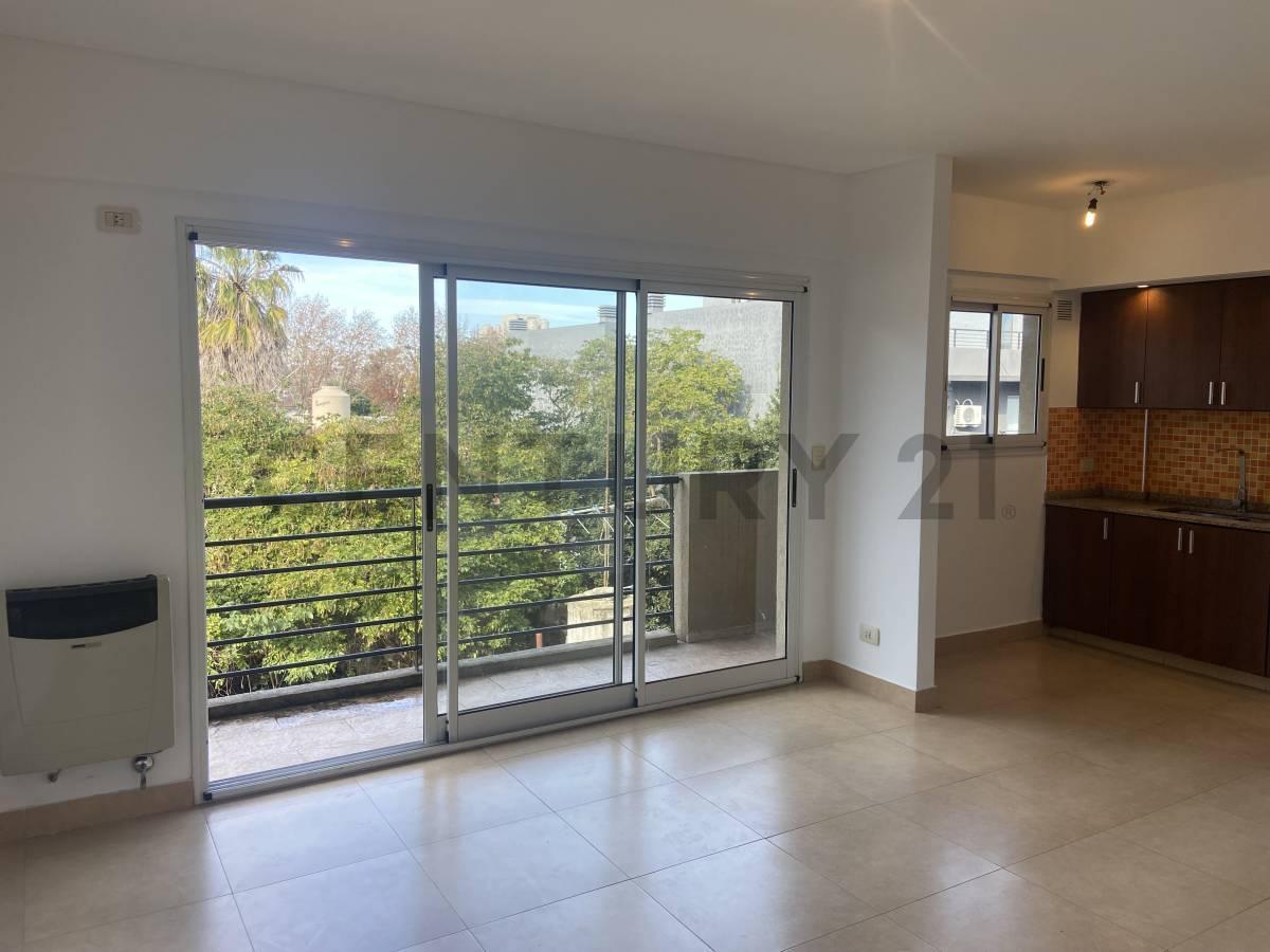 Foto de Departamento 2 Ambientes Luminoso con Cochera cubierta – piso 2 en San, imagen 5