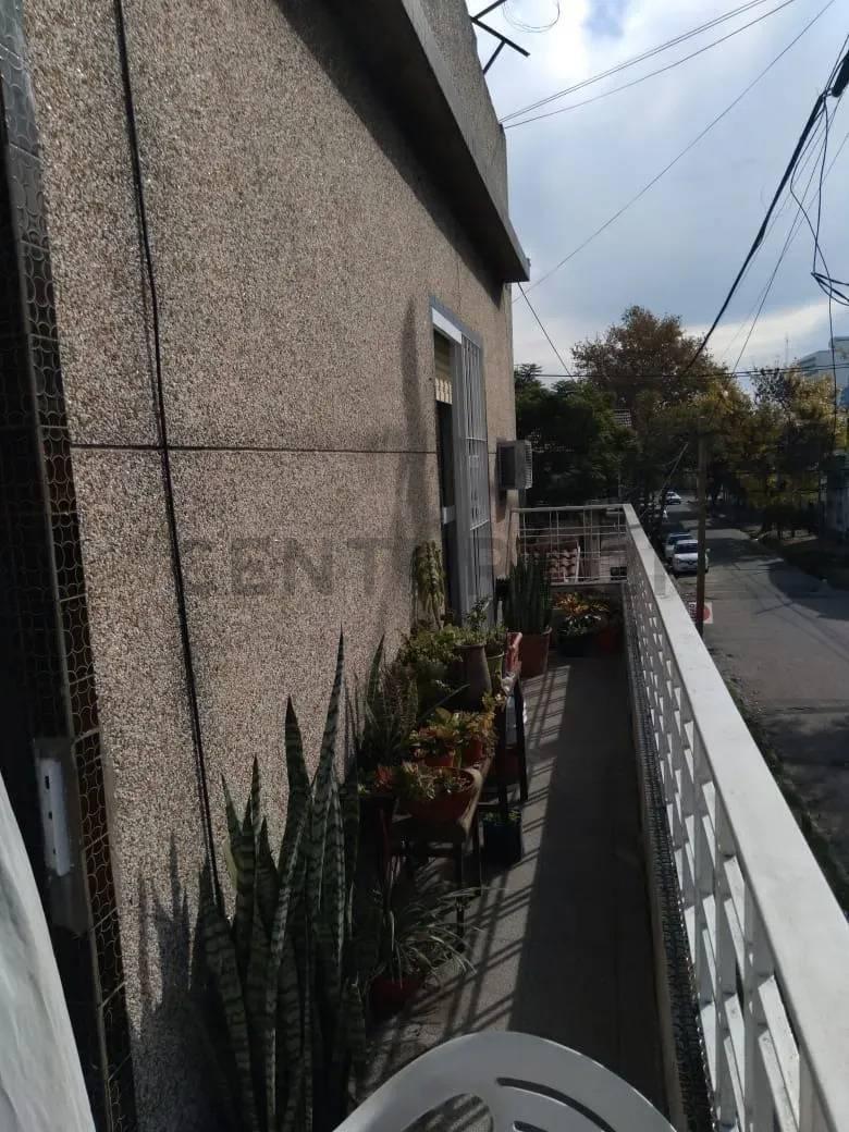 Foto de Venta Casa PH Oficina y Galpón 5 amb en Villa Lynch San Martín, imagen 4