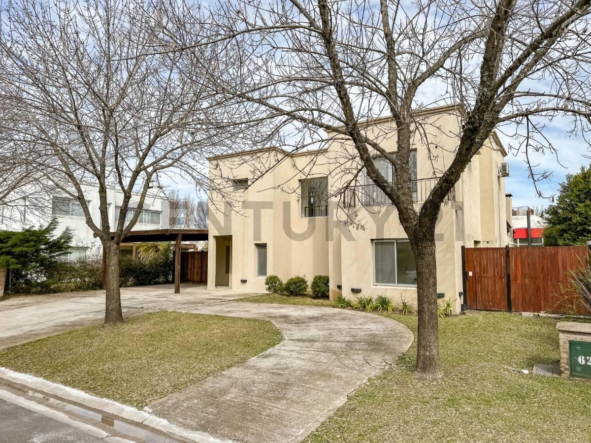 Foto de Casa de 3 dormitorios en venta en Barrio Santa Catalina, imagen 3