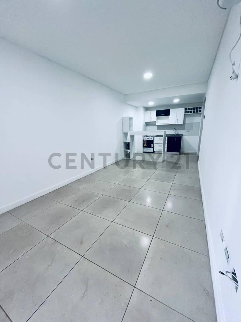 Foto de Departamento 2 ambientes con cochera en venta Tigre, imagen 2