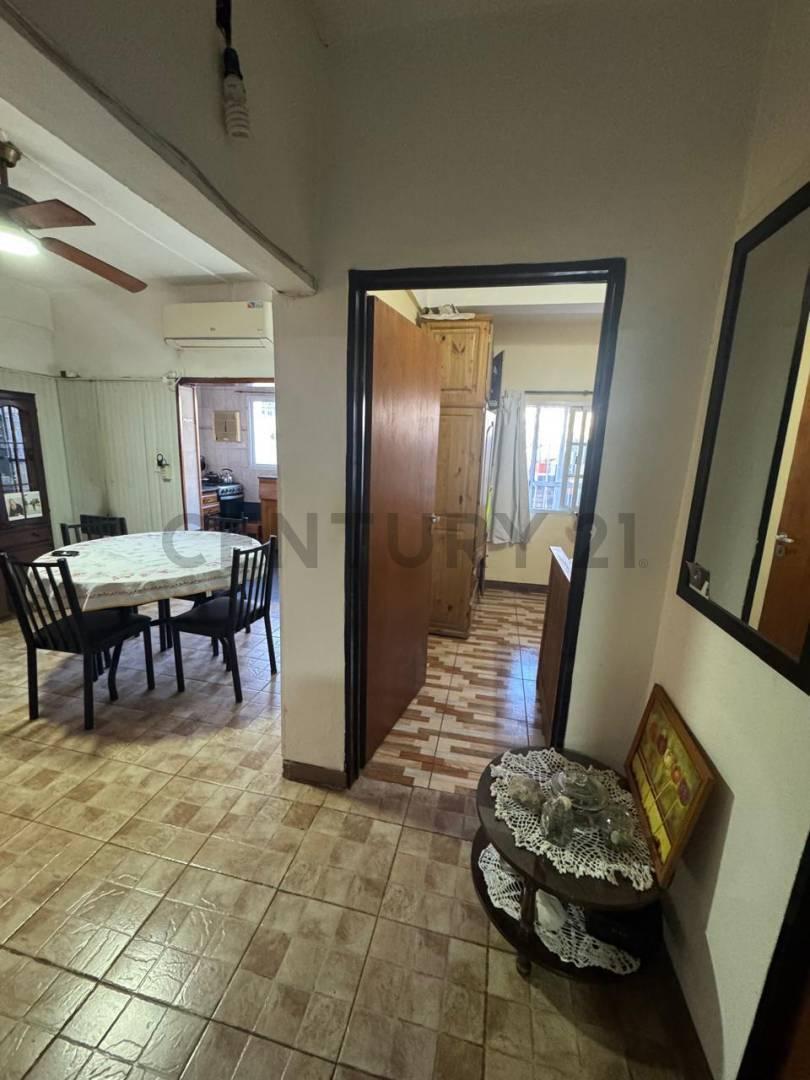 Foto de Casa con dos departamentos venta en bloque zona residencial, imagen 5