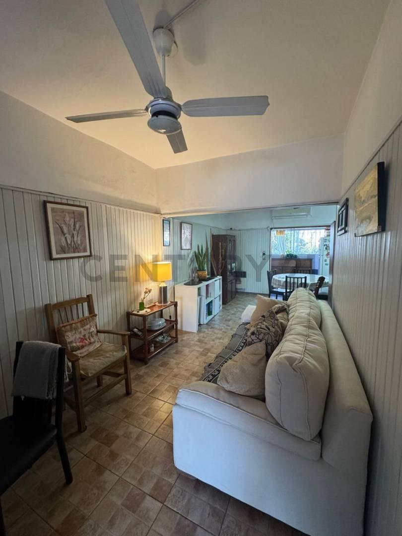 Foto de Casa con dos departamentos venta en bloque zona residencial, imagen 1