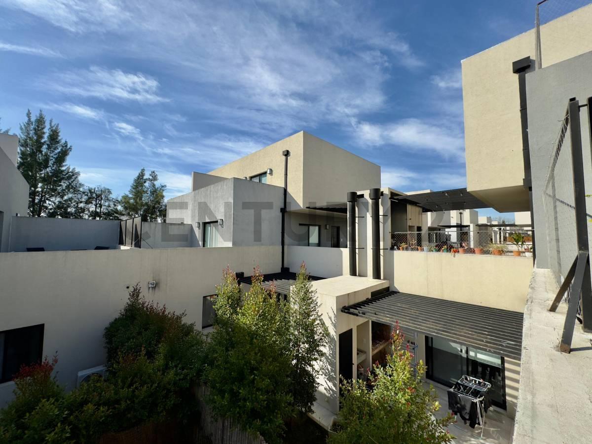Foto de Excelente Dúplex en Venta de 3 ambientes en el barrio de Altos del, imagen 2