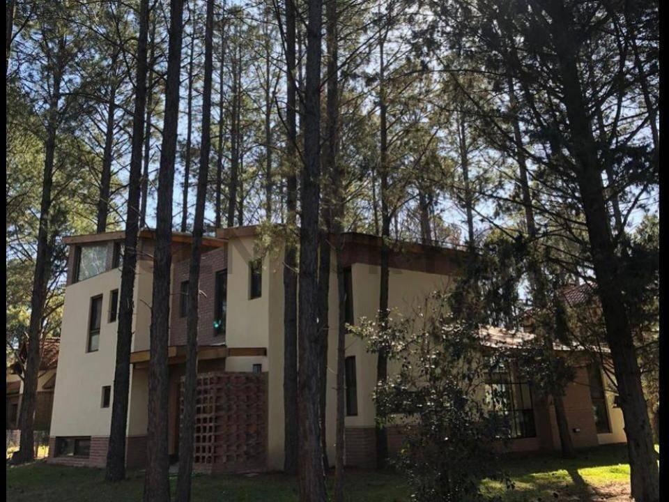 Foto de Casa 4 ambientes, gran parque y pileta 872m2 total., imagen 4