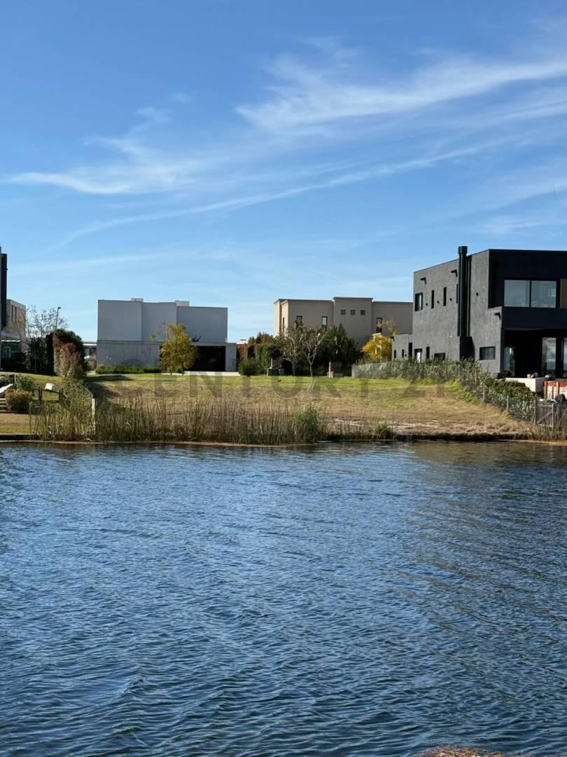 Foto de Exclusivo Lote con Costa de Lago en Puertos - Barrio Marinas, Escobar, imagen 3