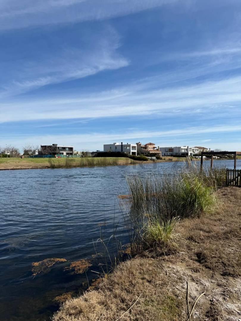 Foto de Exclusivo Lote con Costa de Lago en Puertos - Barrio Marinas, Escobar, imagen 1
