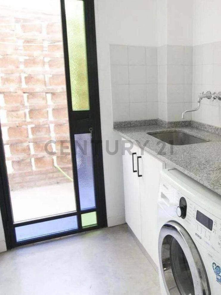 Foto de Casa 4 ambientes con jardín y pileta en PILAR, imagen 2