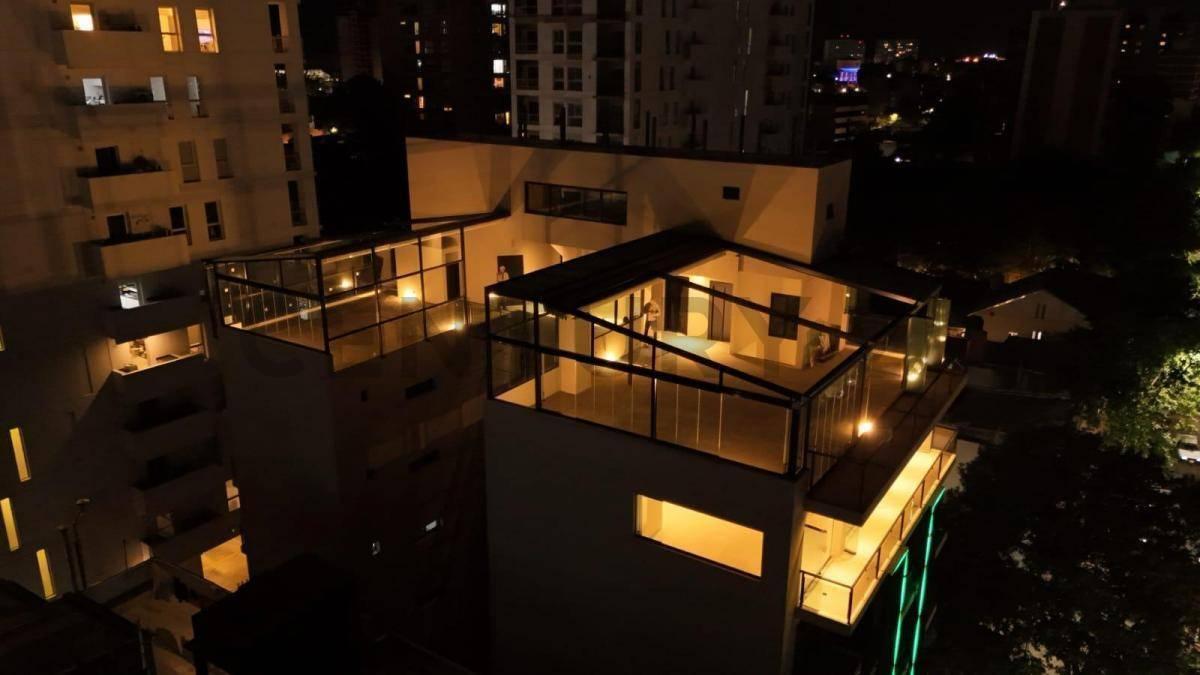 Foto de VENTA DE LOCAL EN TIGRE CENTRO EN PISO 8 ROOFTOP inversión vista al rio, imagen 1