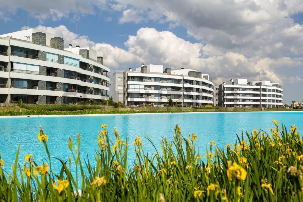Foto de Departamento 2 ambientes con cochera en venta en Lagoon Pilar, imagen 1