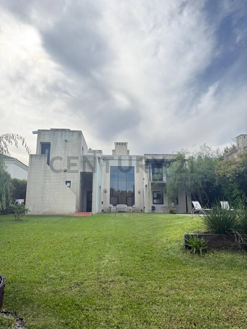 Foto de CASA EN VENTA A LA LAGUNA PRINCIPAL DE SANTA BARBARA. EXCLUSIVIDAD, imagen 1