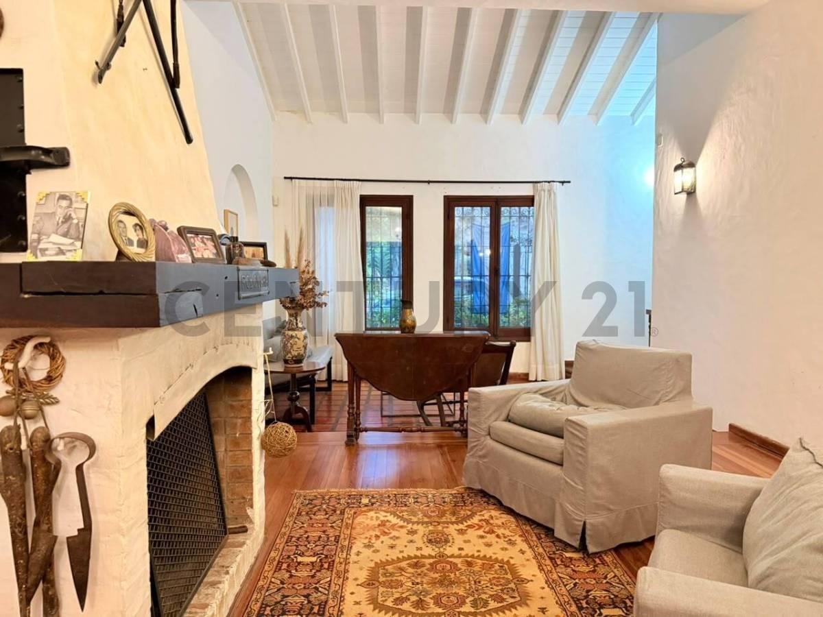Foto de Casa en venta 5 ambientes con Jardin en Martinez, imagen 1