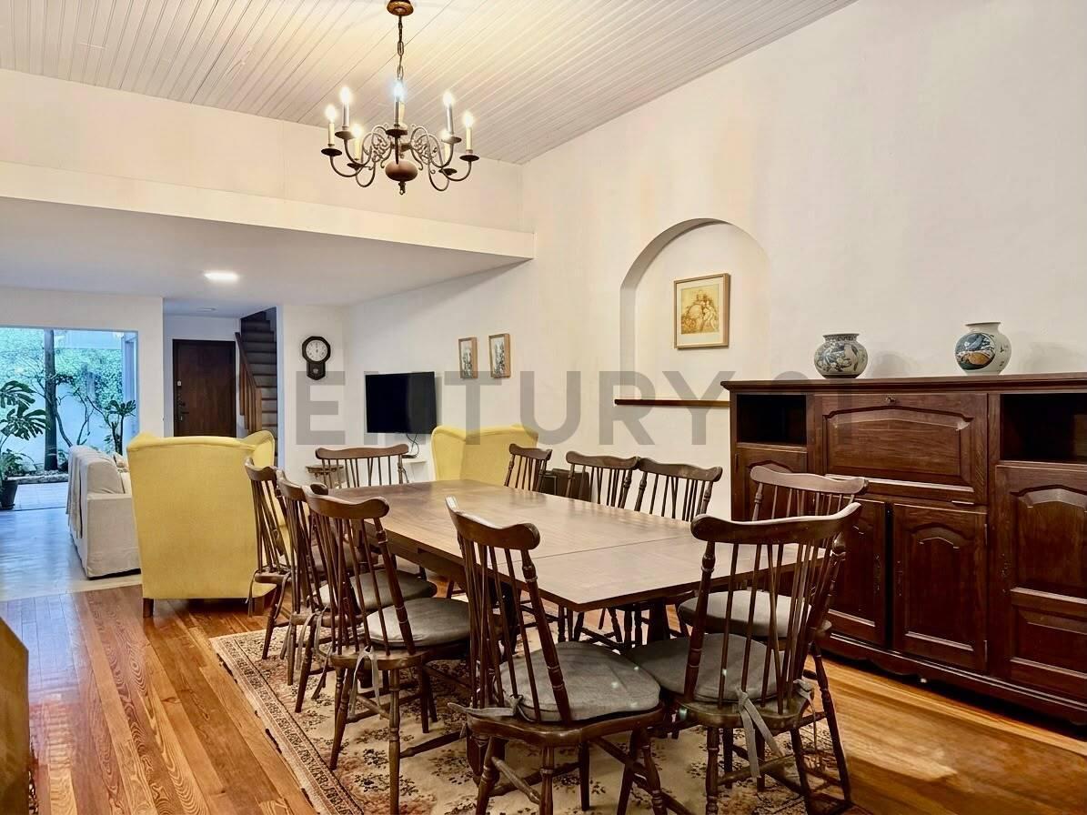 Foto de Casa en venta 5 ambientes con Jardin en Martinez, imagen 2