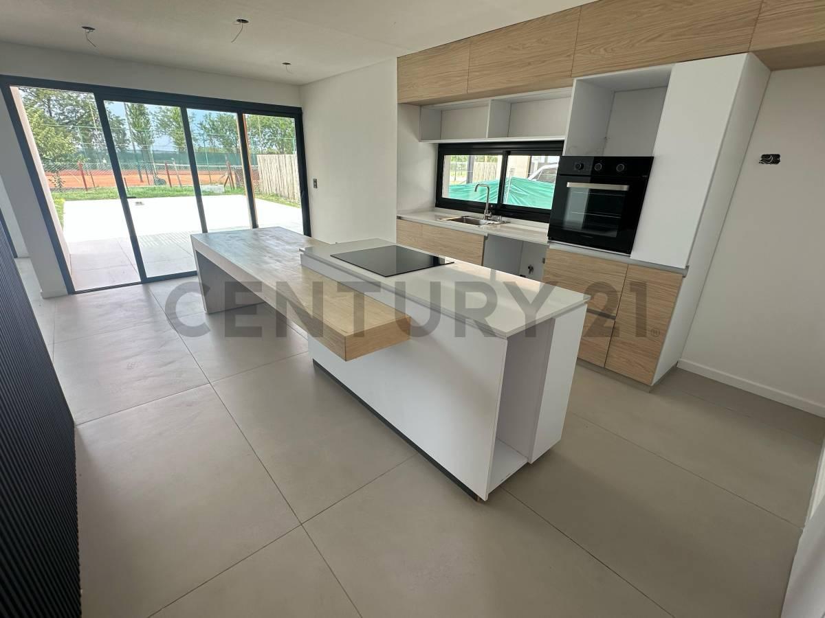 Foto de Venta Casa Barrio Cerrado Pilar Lagoon 4 amb con jardin y piscina, imagen 5