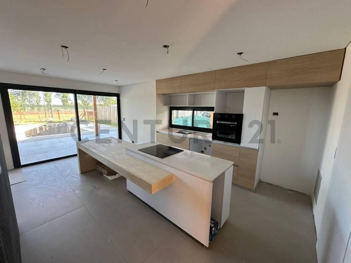 Foto de Venta Casa Barrio Cerrado Pilar Lagoon 4 amb con jardin y piscina, imagen 2