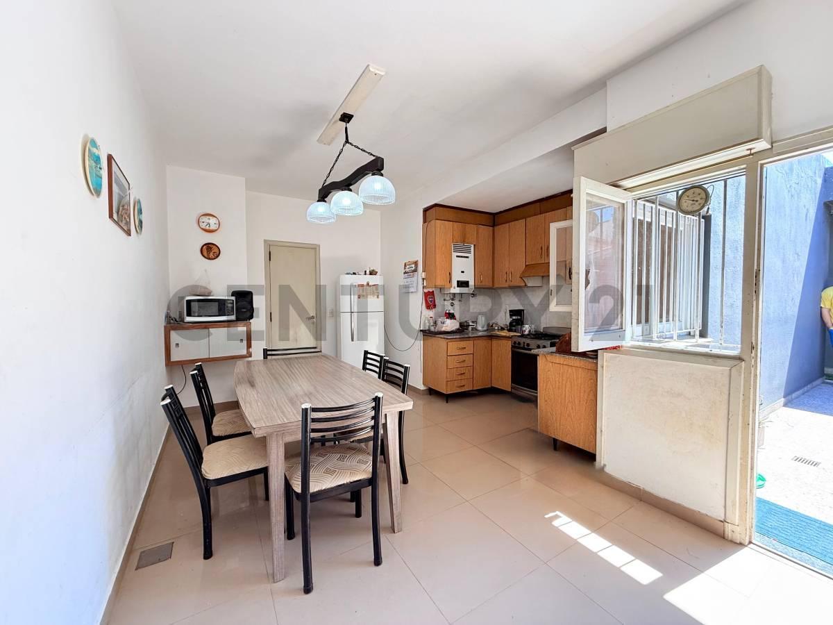 Foto de Casa 4 Ambientes a Modernizar con Patio y Cochera – Olivos, imagen 4