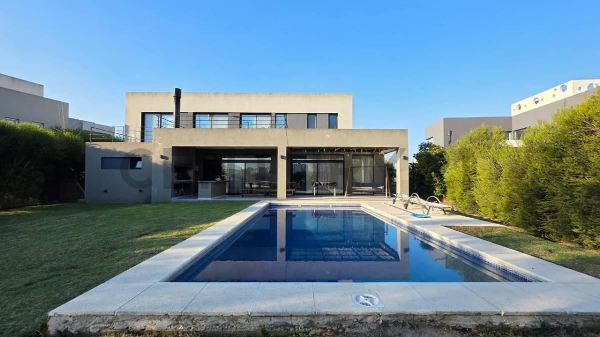Foto de Casa en venta FINANCIADA AL LAGO en el Barrio Islas, El Cantón, Escobar., imagen 1