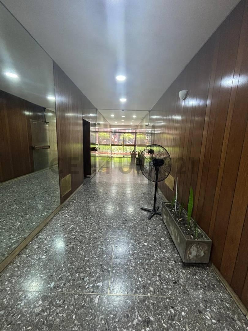 Foto de Venta Oficina Retiro 4 amb con dos balcones, imagen 2