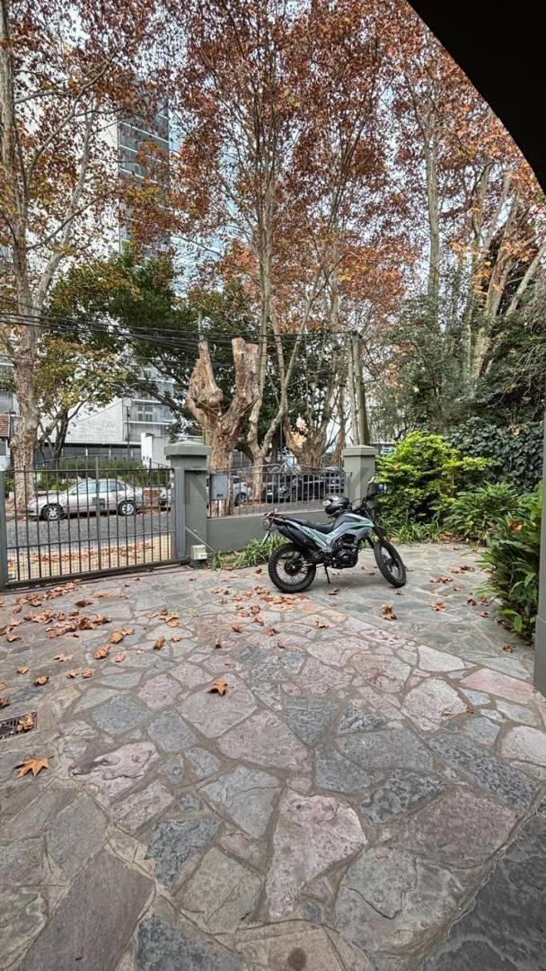 Foto de Venta Casa/ oficina premium de 8 ambientes con jardín y pileta en, imagen 5