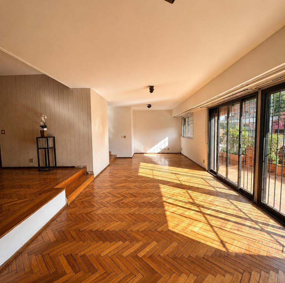 Foto de Piso 5 ambientes, con dependencia y dos cocheras, imagen 3