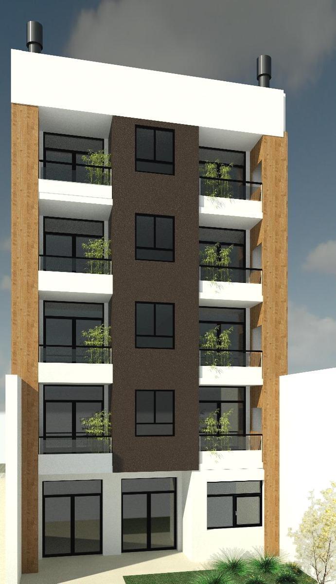 Departamento en venta de 3 ambientes con Patio y Cochera en Villa Urquiza CABA EN POZO