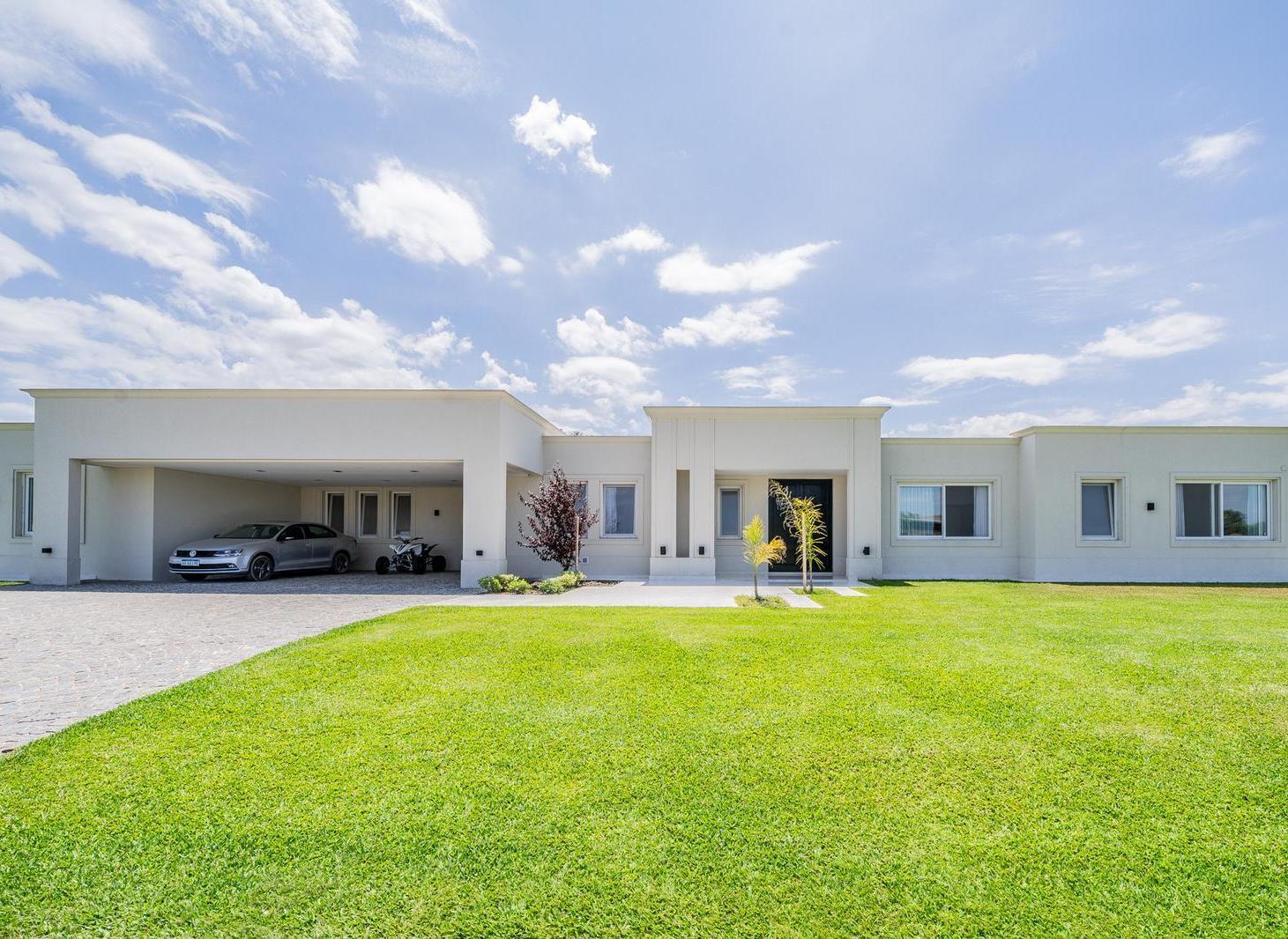 CASA EN VENTA 6 AMBIENTES BARRIO CERRADO ZONA OESTE COMARCAS DE LUJAN
