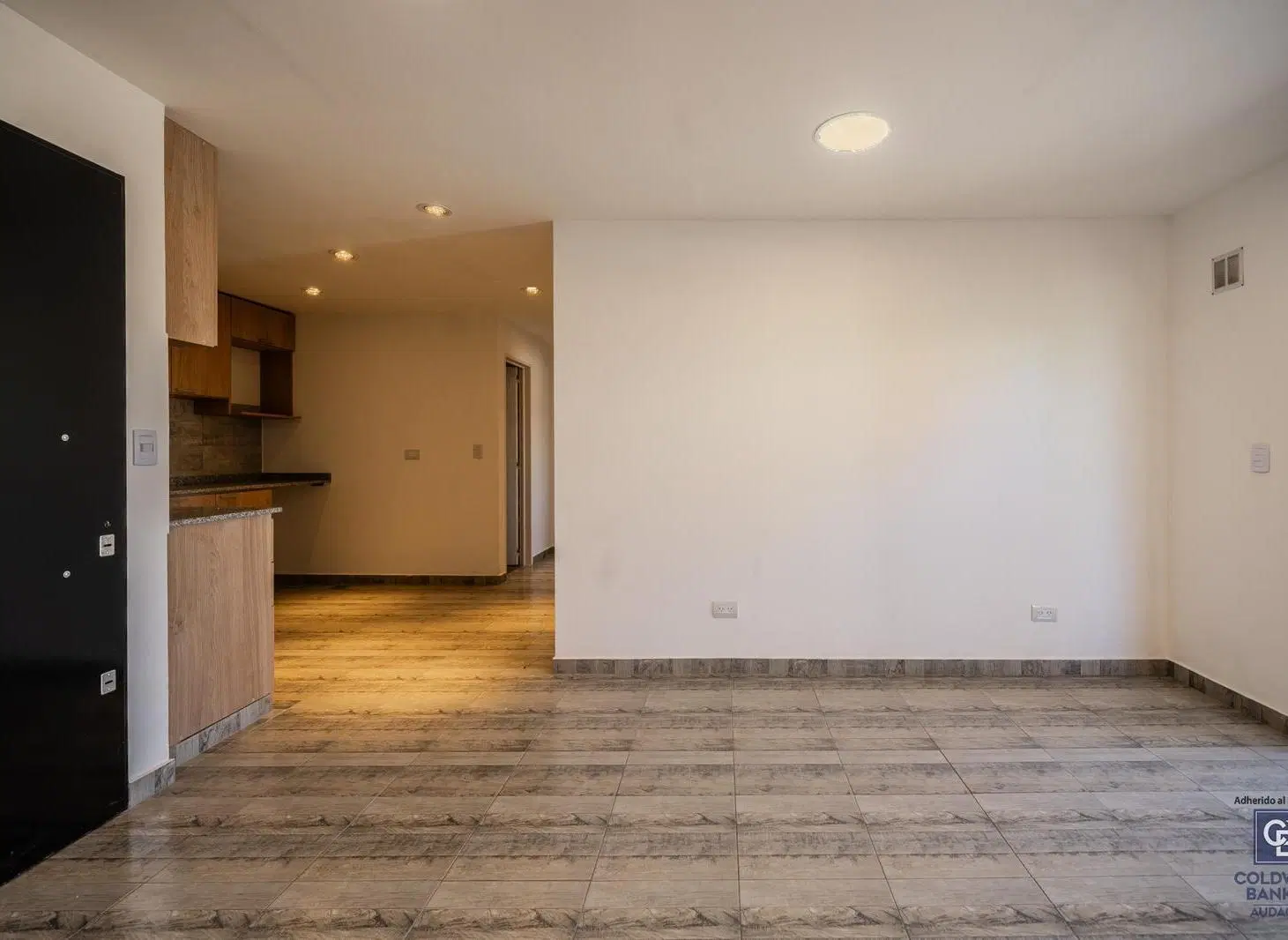 VENTA DEPARTAMENTO 2 AMBIENTES AL FRENTE CON BALCON J.L. SUAREZ SAN MARTIN 2