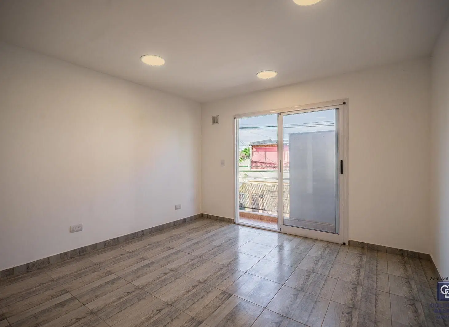 VENTA DEPARTAMENTO 2 AMBIENTES AL FRENTE CON BALCON J.L. SUAREZ SAN MARTIN 5
