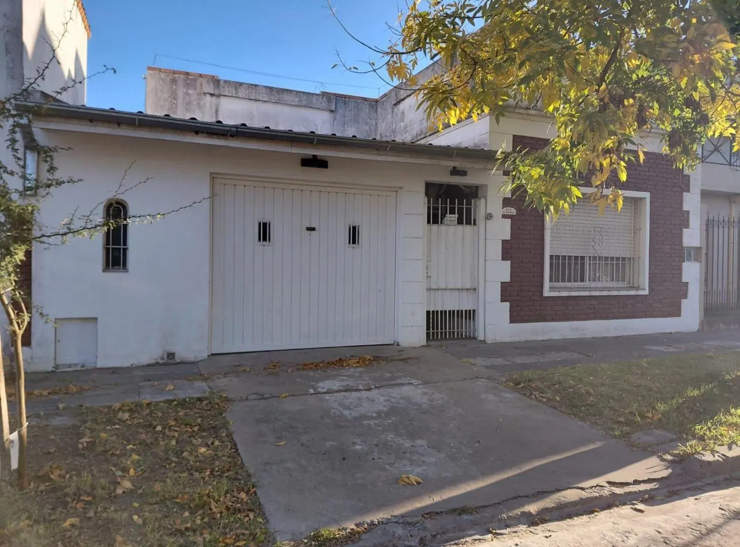 VENTA CASA 3 AMBIENTES CON COCHERA EN HURLINGHAM 5