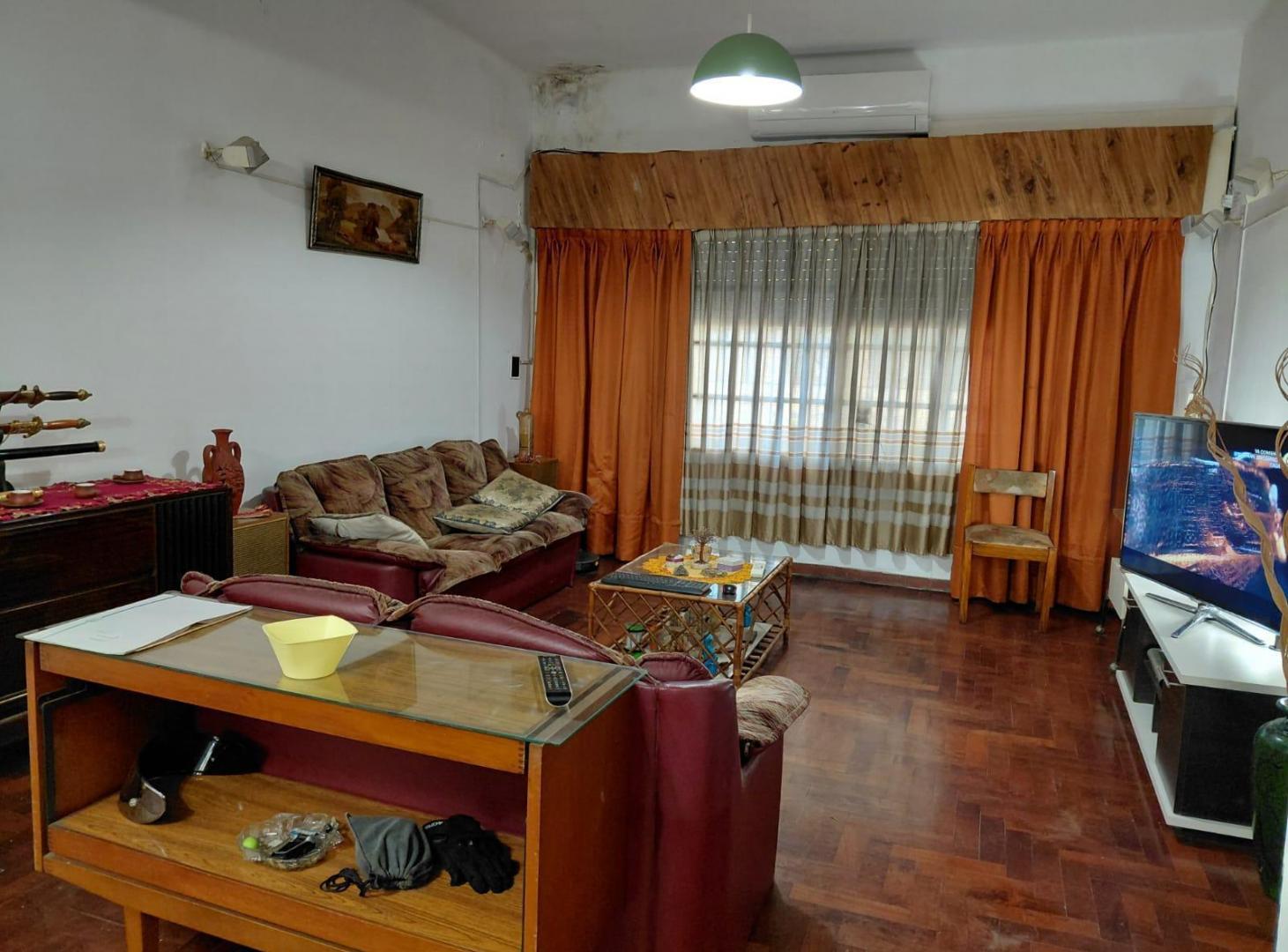 Foto de VENTA CASA 3 AMBIENTES CON COCHERA EN HURLINGHAM, imagen 1