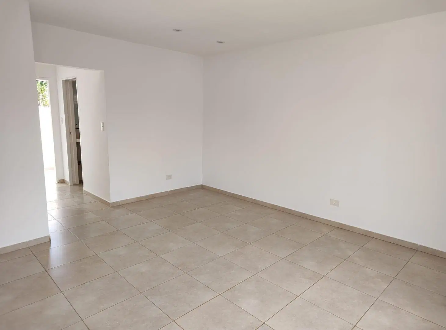Departamento 2 Ambientes con Cochera y Jardín en Venta en Luján OPORTUNIDAD 5