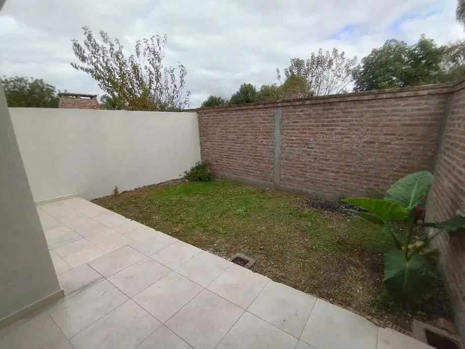 Departamento 2 Ambientes con Cochera y Jardín en Venta en Luján OPORTUNIDAD 2