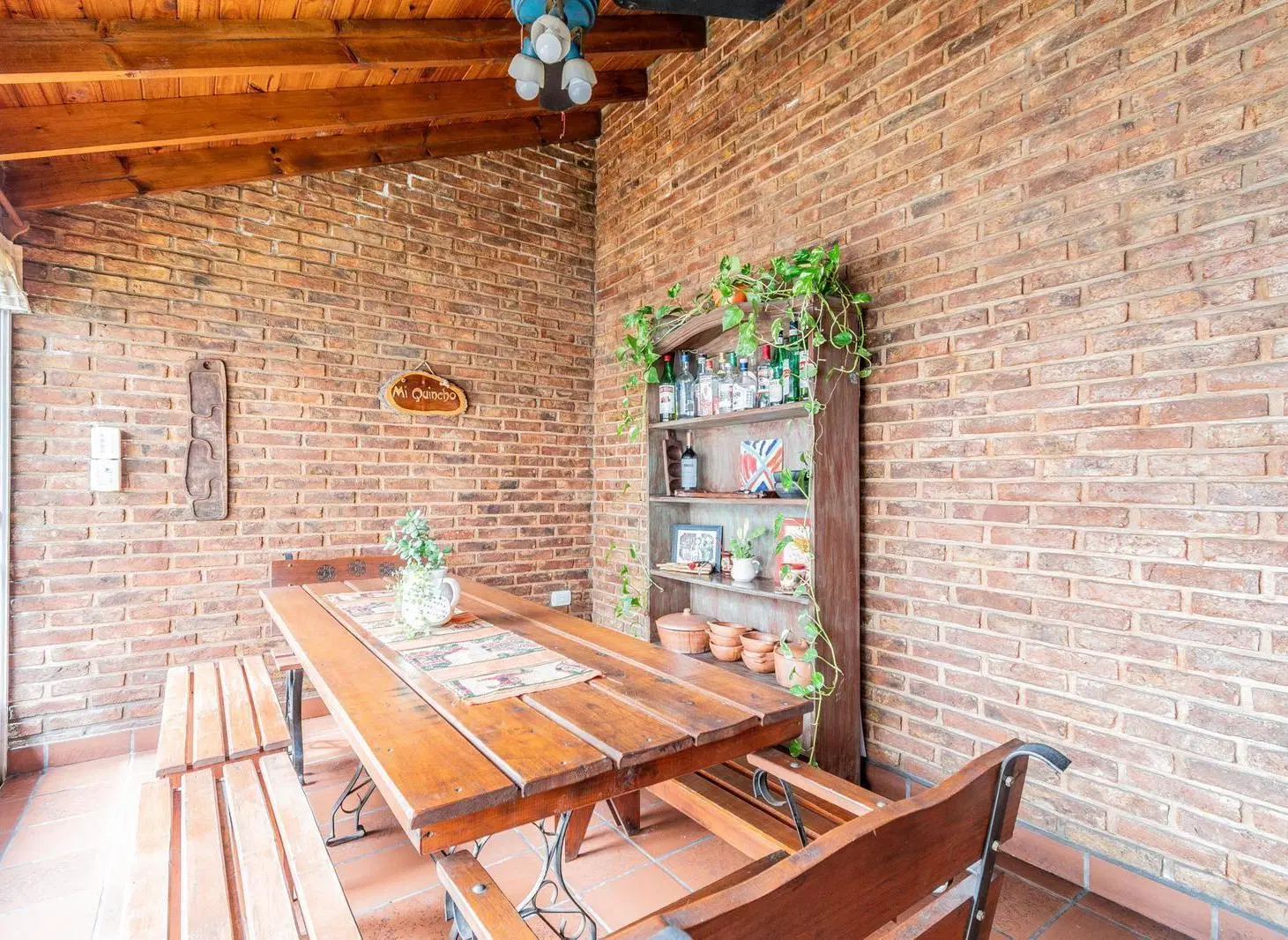 VENTA CASA 4 AMBIENTES 3 DORMITORIOS PILETA Y QUINCHO MORON NORTE 8