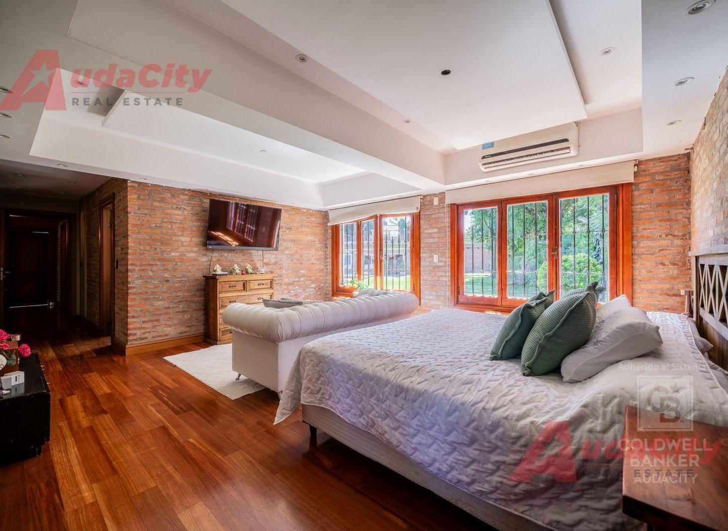 VENTA CASA QUINTA 6 AMBIENTES ITUZAINGO CON PILETA