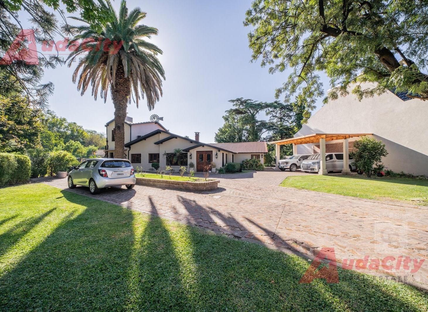 VENTA CASA QUINTA 6 AMBIENTES ITUZAINGO CON PILETA
