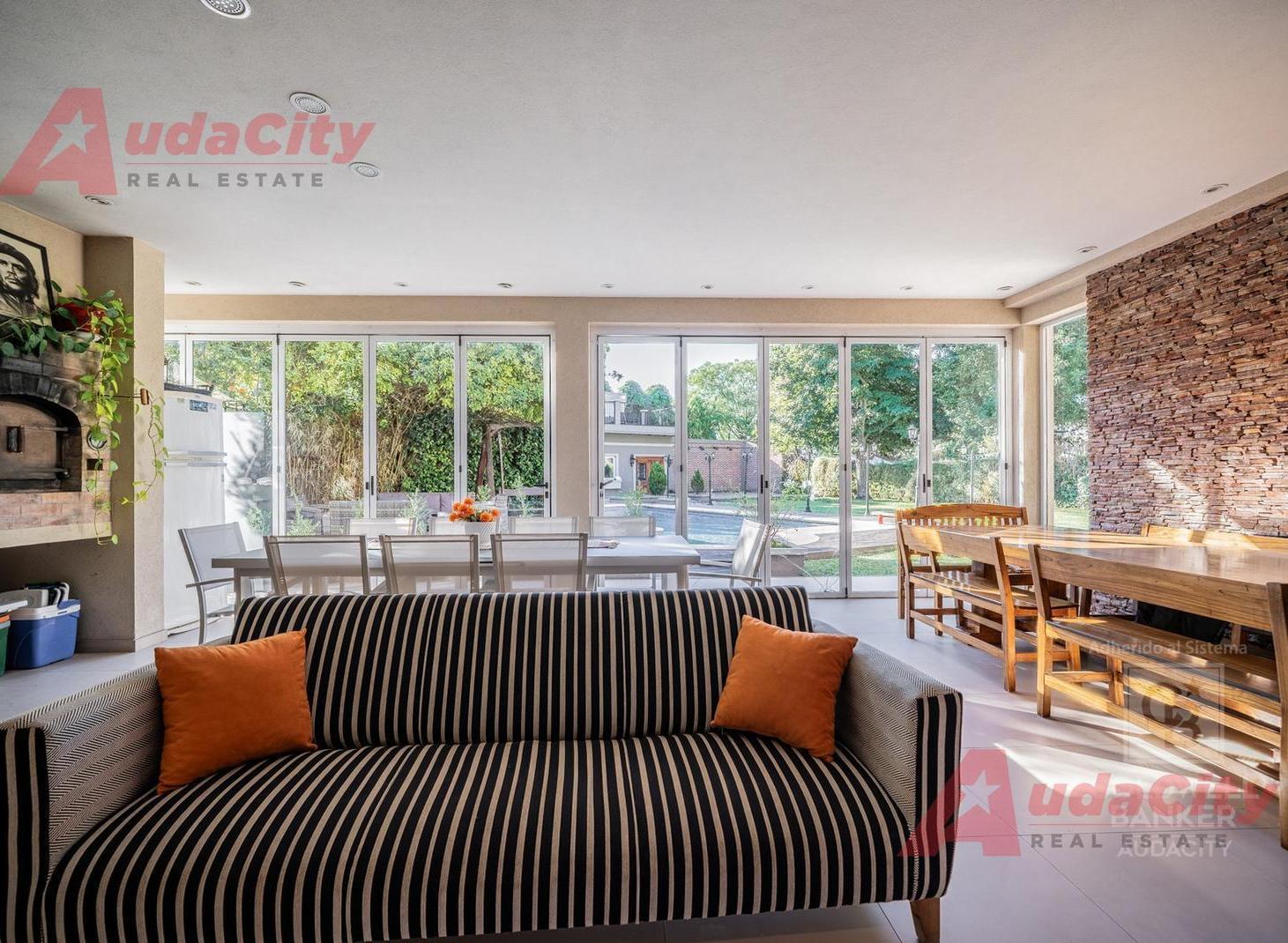 VENTA CASA QUINTA 6 AMBIENTES ITUZAINGO CON PILETA