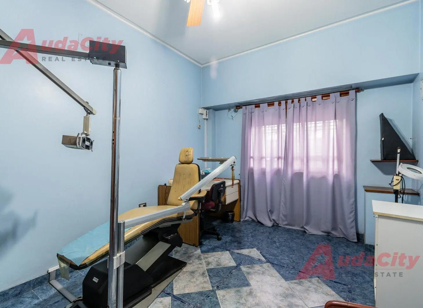 Venta Casa 3 ambientes con patio y terraza en San Justo 3