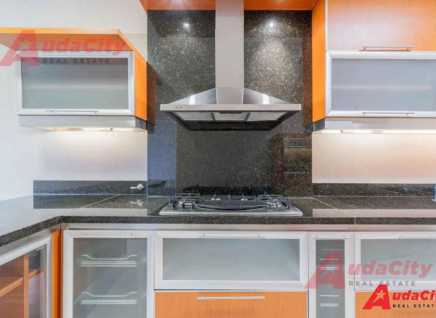 Alquiler Departamento 5 Ambientes con Dependencia Cochera en Belgrano 8