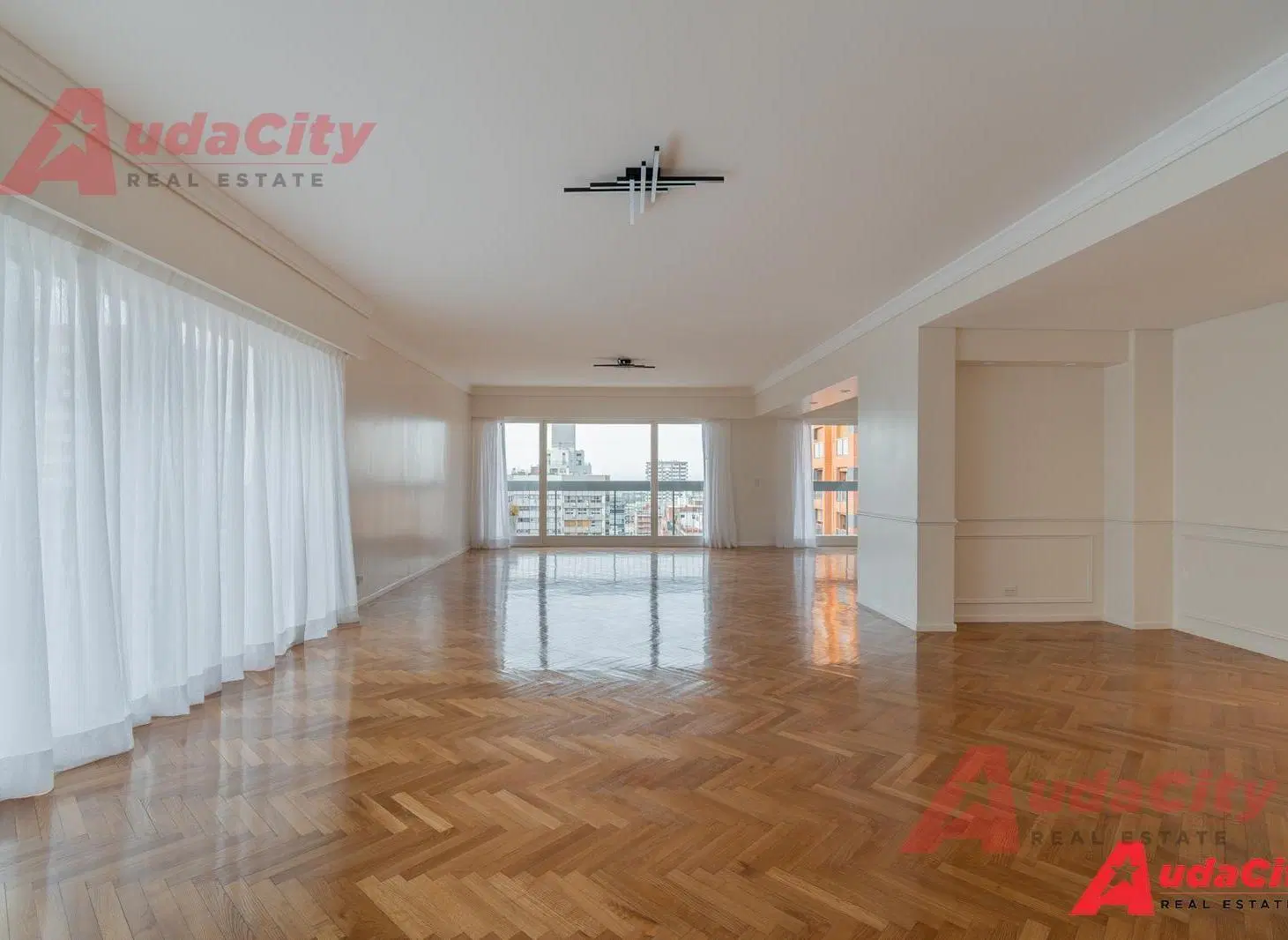 Alquiler Departamento 5 Ambientes con Dependencia Cochera en Belgrano 1